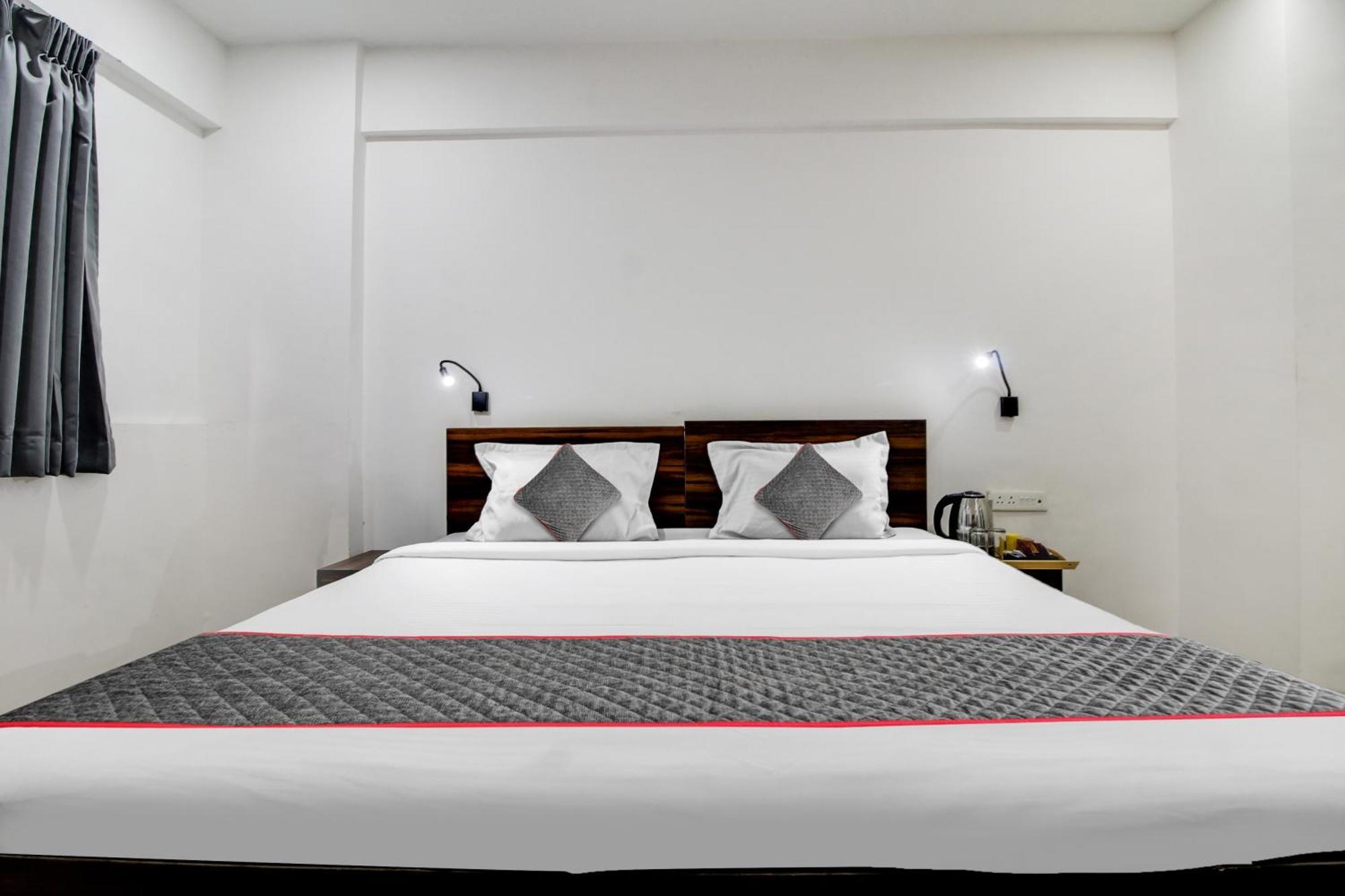 Hotel Super Oyo Townhouse 1237 Balewadi Méribel Village Esterno foto
