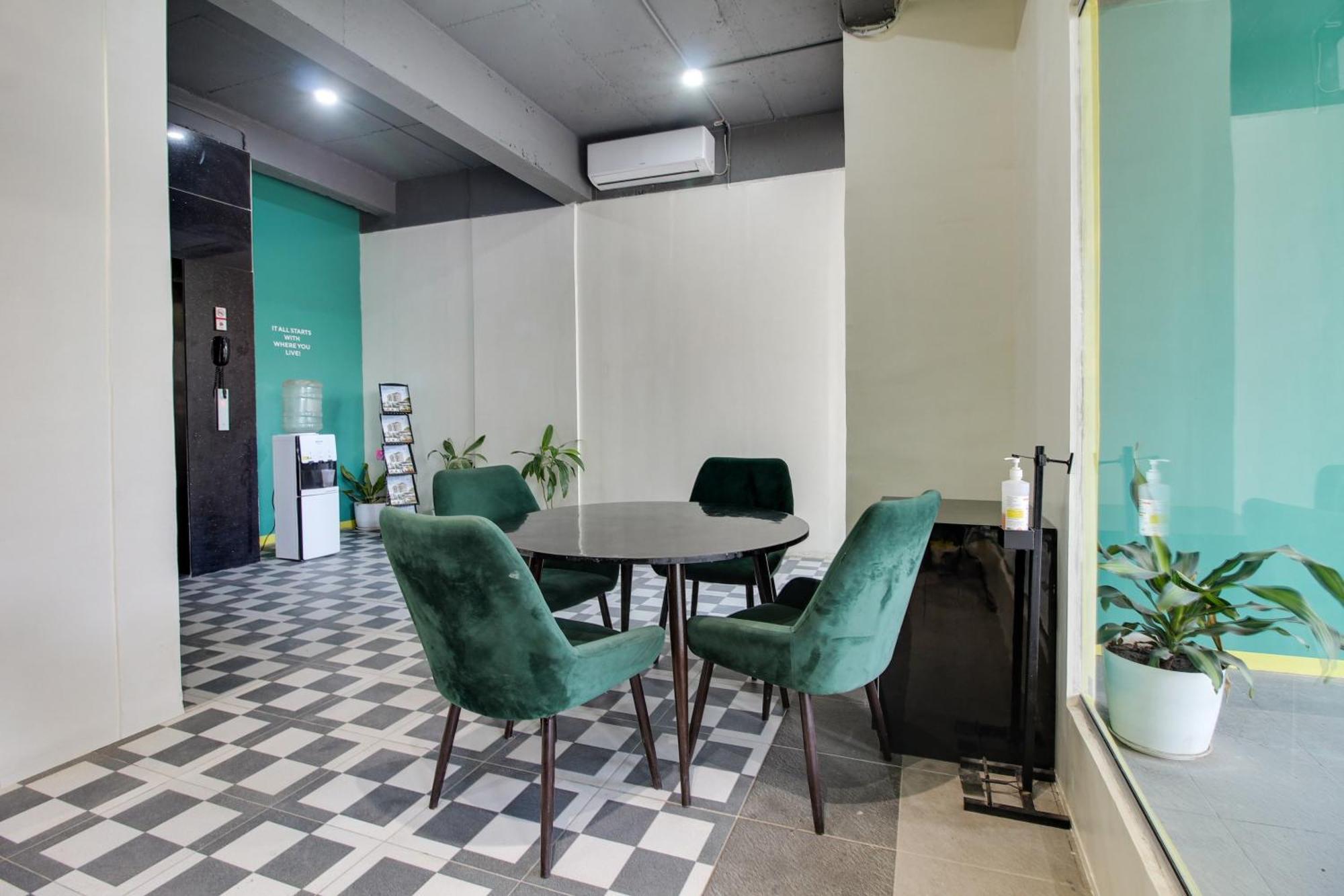 Hotel Super Oyo Townhouse 1237 Balewadi Méribel Village Esterno foto