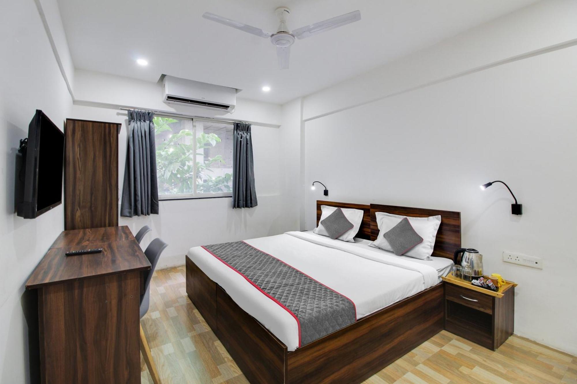 Hotel Super Oyo Townhouse 1237 Balewadi Méribel Village Esterno foto